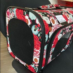 Cute pet carrier